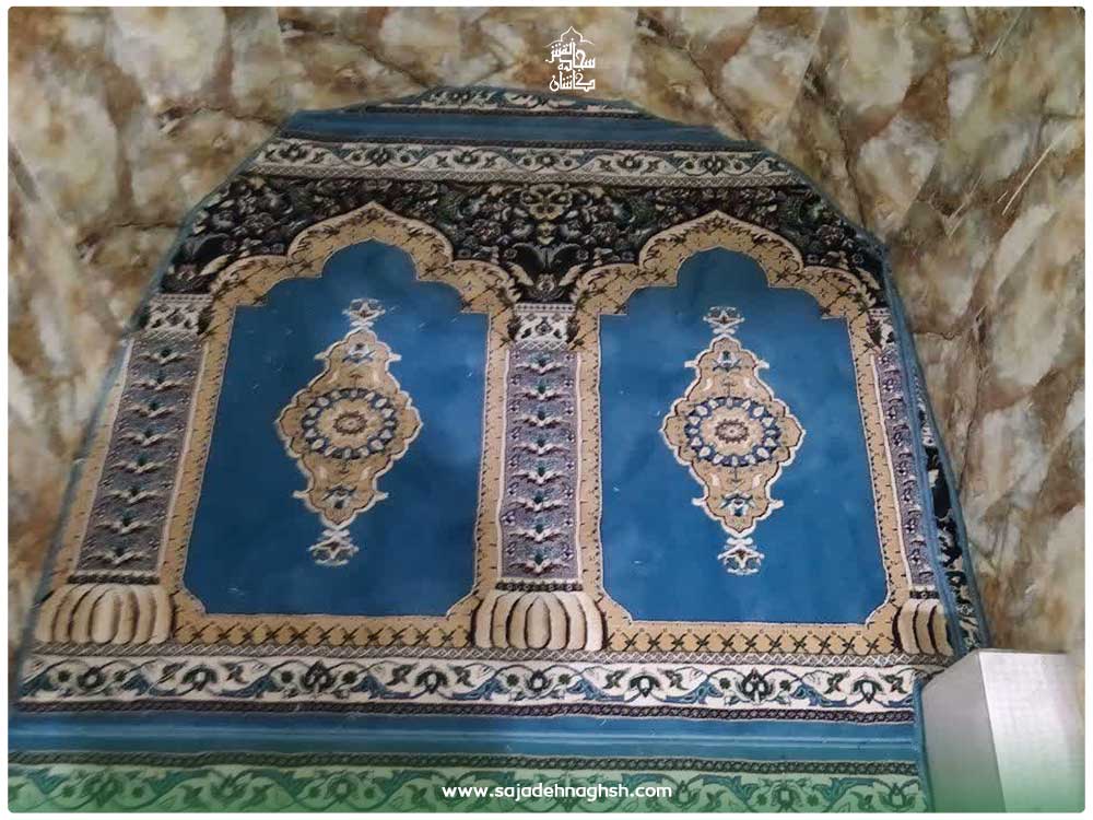 مفروش شدن محراب با فرش سجاده ای